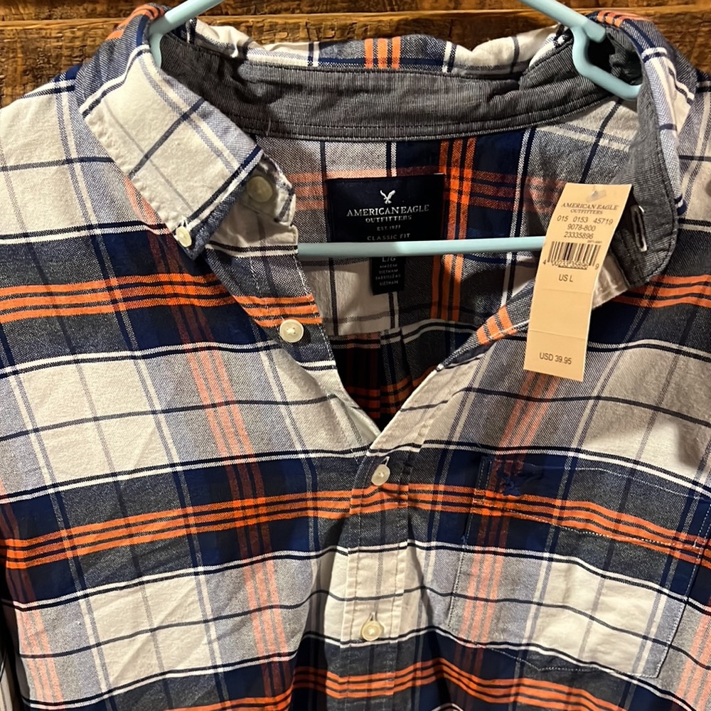 Nwt American eagle button down - Picture 2 of 3